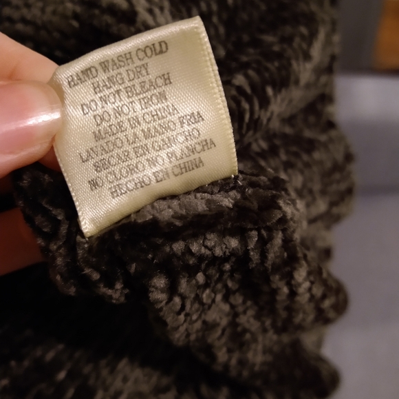 Chenille distressed boutique oversized sweater olive green - Picture 9 of 9